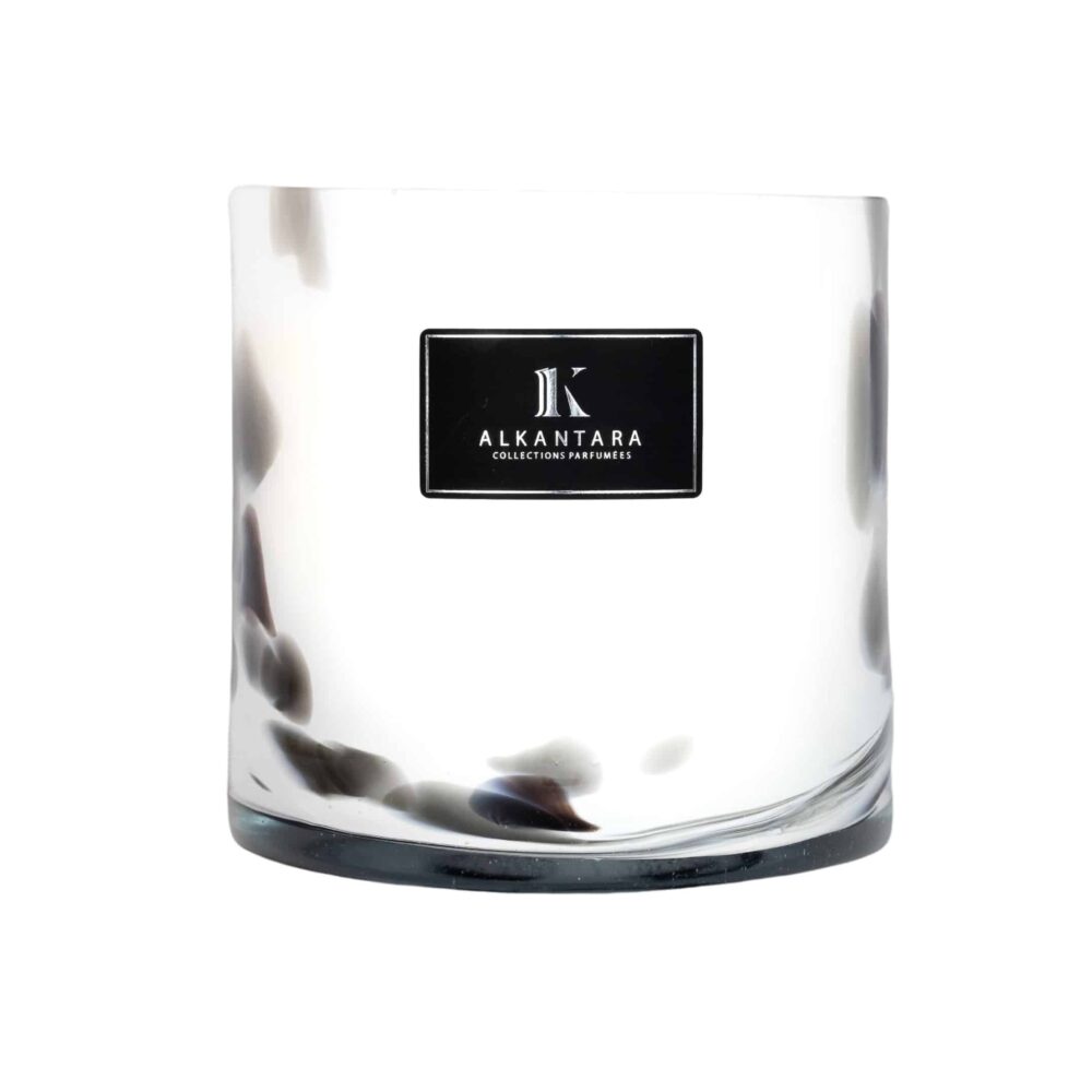 Bougie alkatara parfum wild man edition pure L 1500g suisse fond blanc
